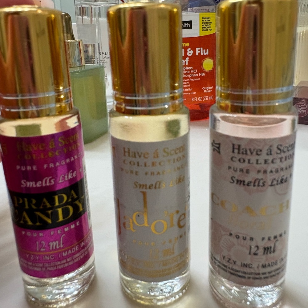 Perfume oil rollers